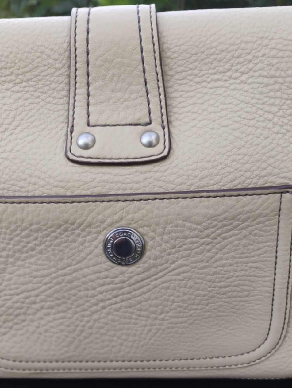 Coach Chelsea F10893 In Beige Pebbled Leather 2010 Bag In Great Condition - Picture 5 of 10